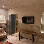 Hira Cave غوريمِيه
