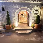 فندق Hira Cave 5*