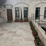 Hira Cave فندق 5*