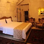 Hira Cave فندق