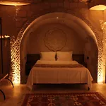 Hira Cave 5*