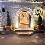 Hira Cave غوريمِيه