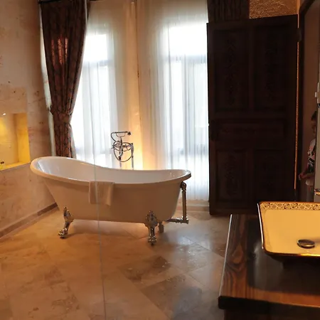 Otel Hira Cave 5*