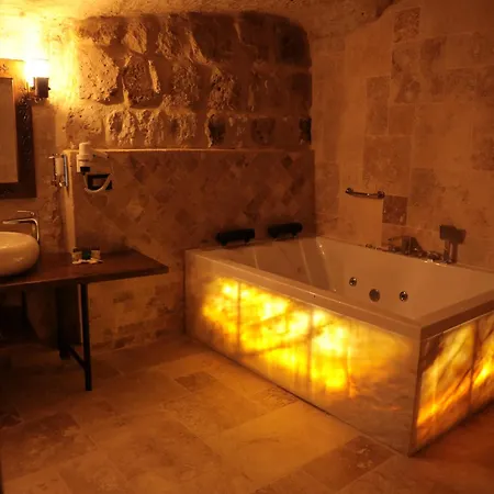 Hira Cave 5*
