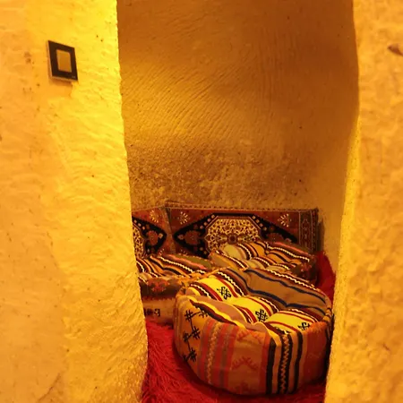 Otel Hira Cave