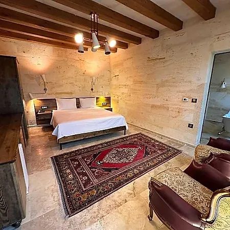 Hira Cave Otel